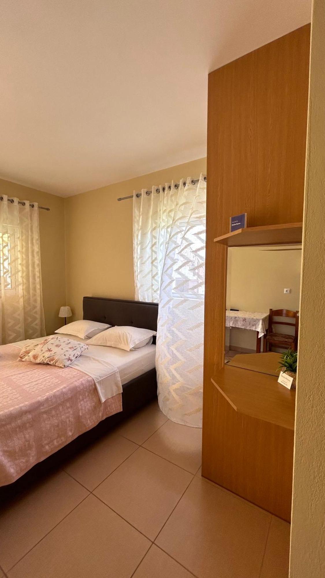 Dimitra Rooms Lefkada City Exterior photo